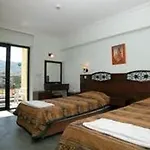 Hotel Club Chicago 3*
