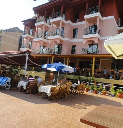 Club Chicago Hotel 3*