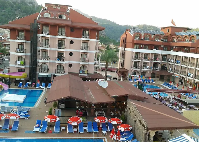 Club Chicago Hotel 3*