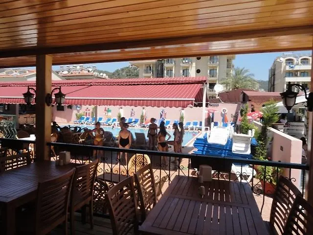 Club Chicago Hotel 3*