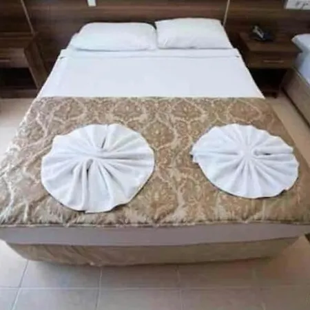 Club Chicago 3* 말마리스