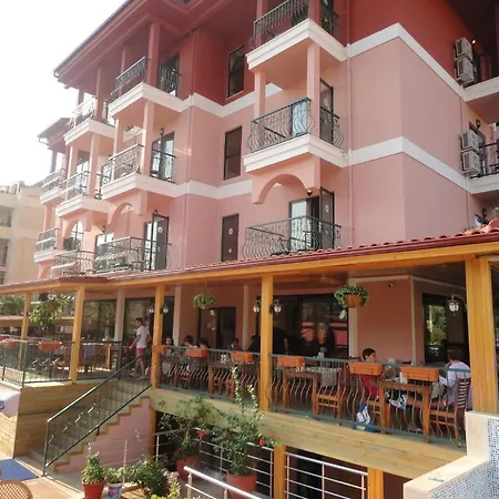 호텔 Club Chicago 말마리스