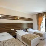 Club Chicago 3*