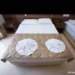 Club Chicago فندق مرمريس
