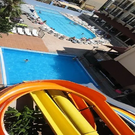 Отель Club Chicago 3*